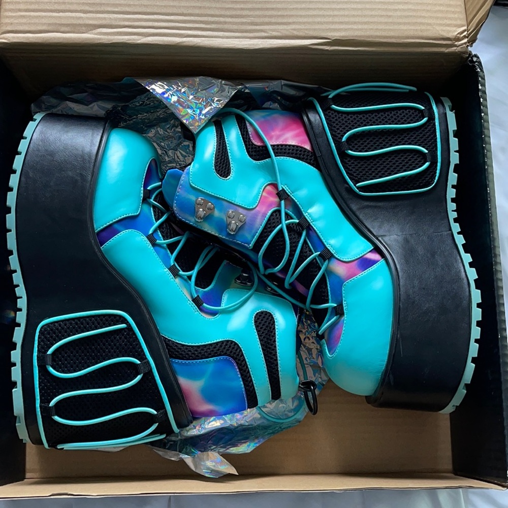 Dolls Kill rave boots : CLUB EXX brand